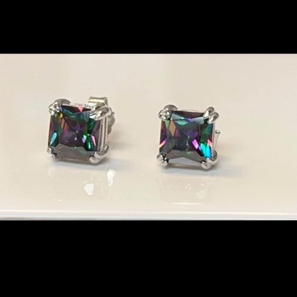 Sterling Silver 925 solid square cut 2ct alexandrite stud boho stunning new - Picture 1 of 7